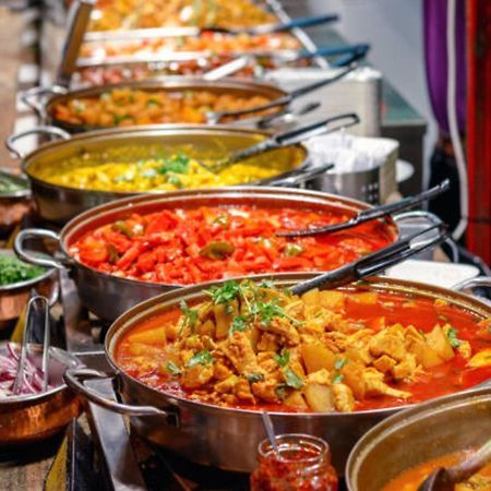 Fabhotel Vat - Meera Bagh Delhi  Dış mekan fotoğraf