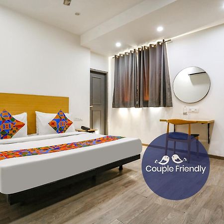 Fabhotel Vat - Meera Bagh Delhi  Dış mekan fotoğraf