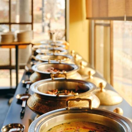 Fabhotel Vat - Meera Bagh Delhi  Dış mekan fotoğraf