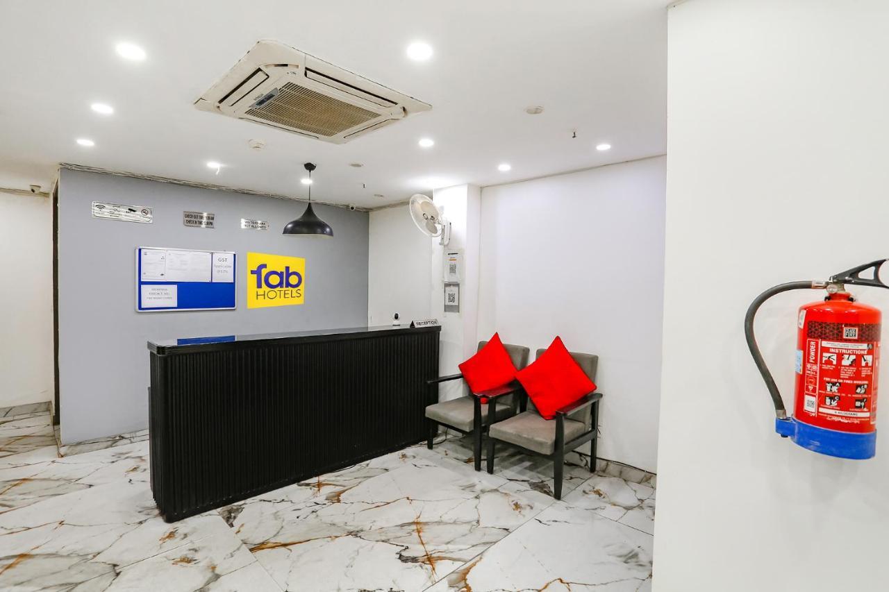 Fabhotel Vat - Meera Bagh Delhi  Dış mekan fotoğraf