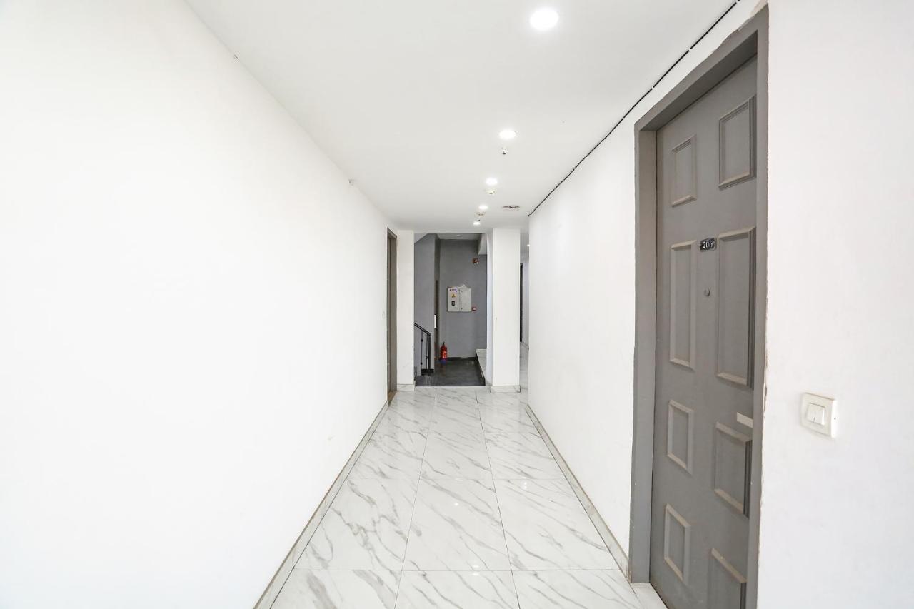 Fabhotel Vat - Meera Bagh Delhi  Dış mekan fotoğraf