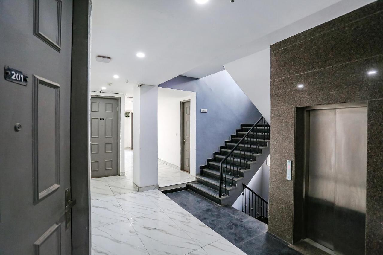 Fabhotel Vat - Meera Bagh Delhi  Dış mekan fotoğraf