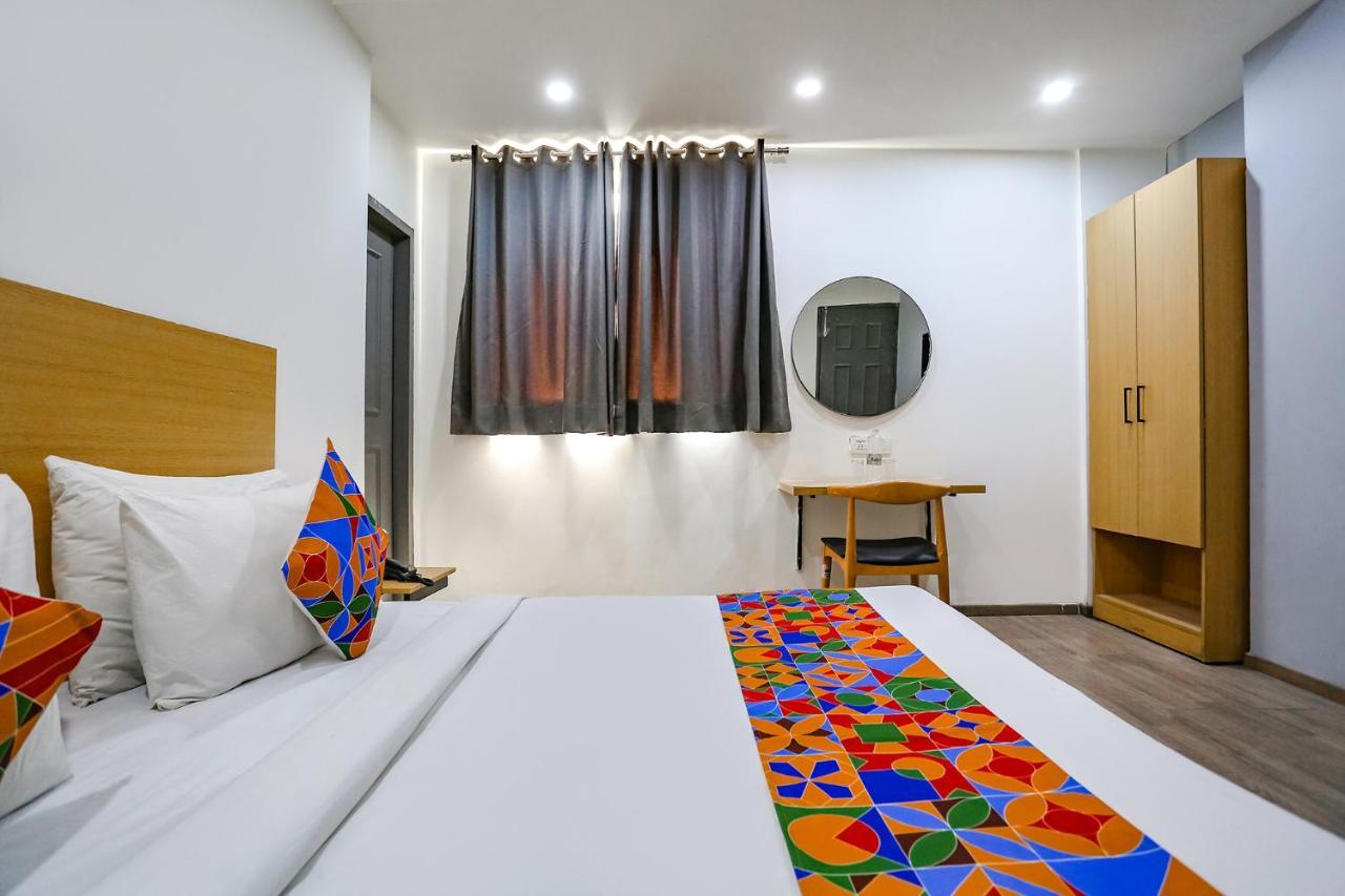 Fabhotel Vat - Meera Bagh Delhi  Dış mekan fotoğraf