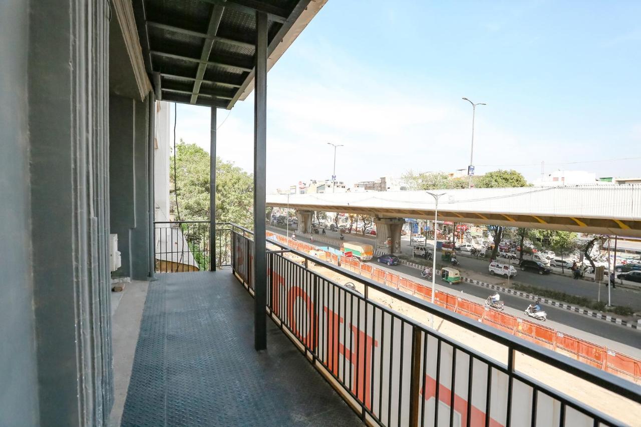 Fabhotel Vat - Meera Bagh Delhi  Dış mekan fotoğraf