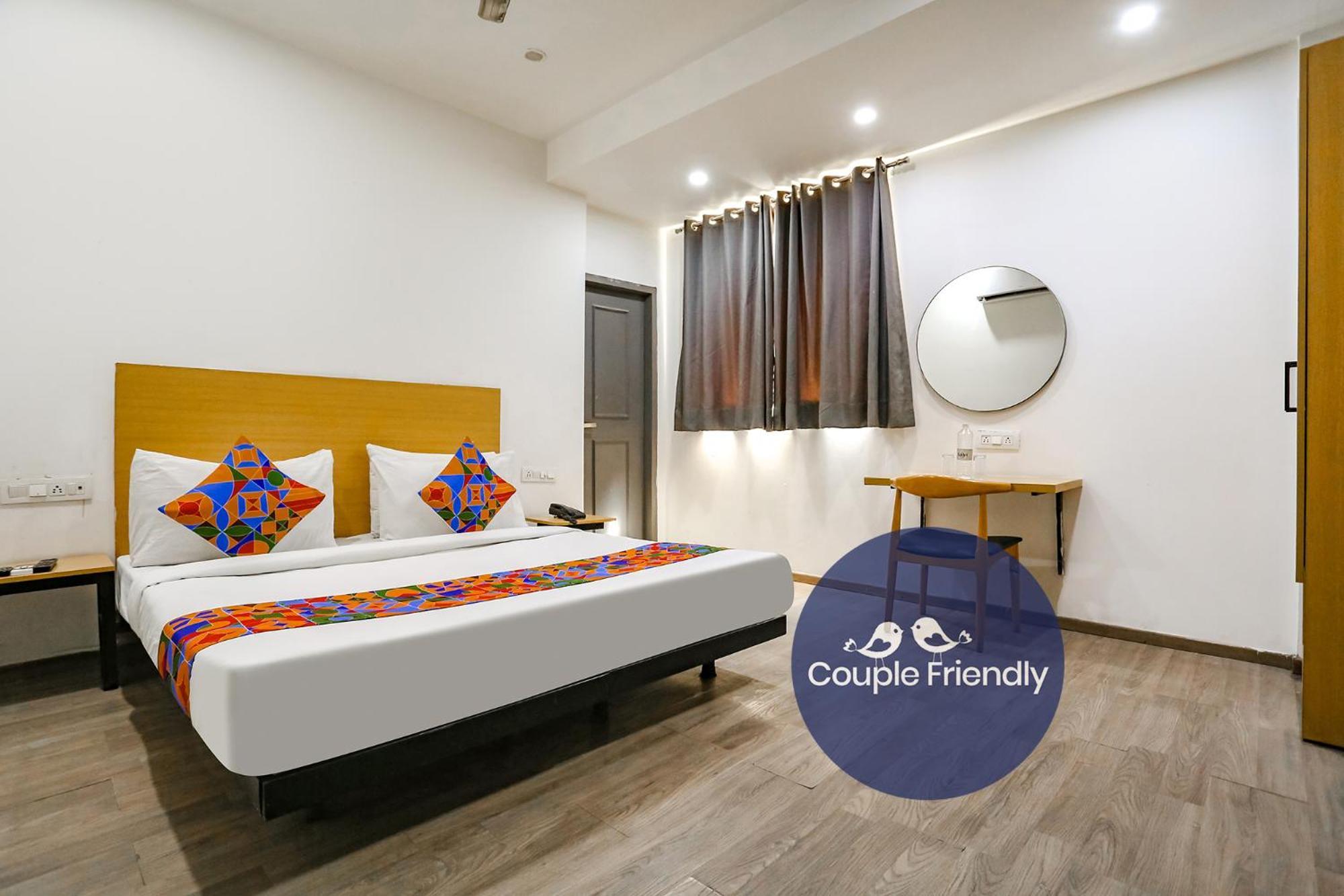 Fabhotel Vat - Meera Bagh Delhi  Dış mekan fotoğraf